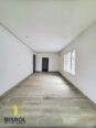 5-Bed Detached Duplex: Walk-In Ready in Chevron!