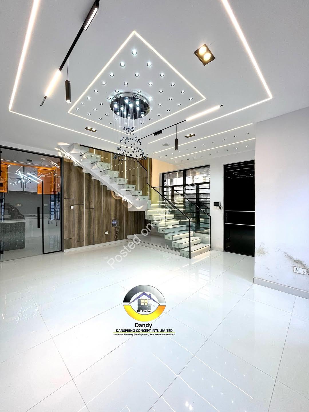 Brand New Ikota Villa: Pool, Ensuites, Smart Tech
