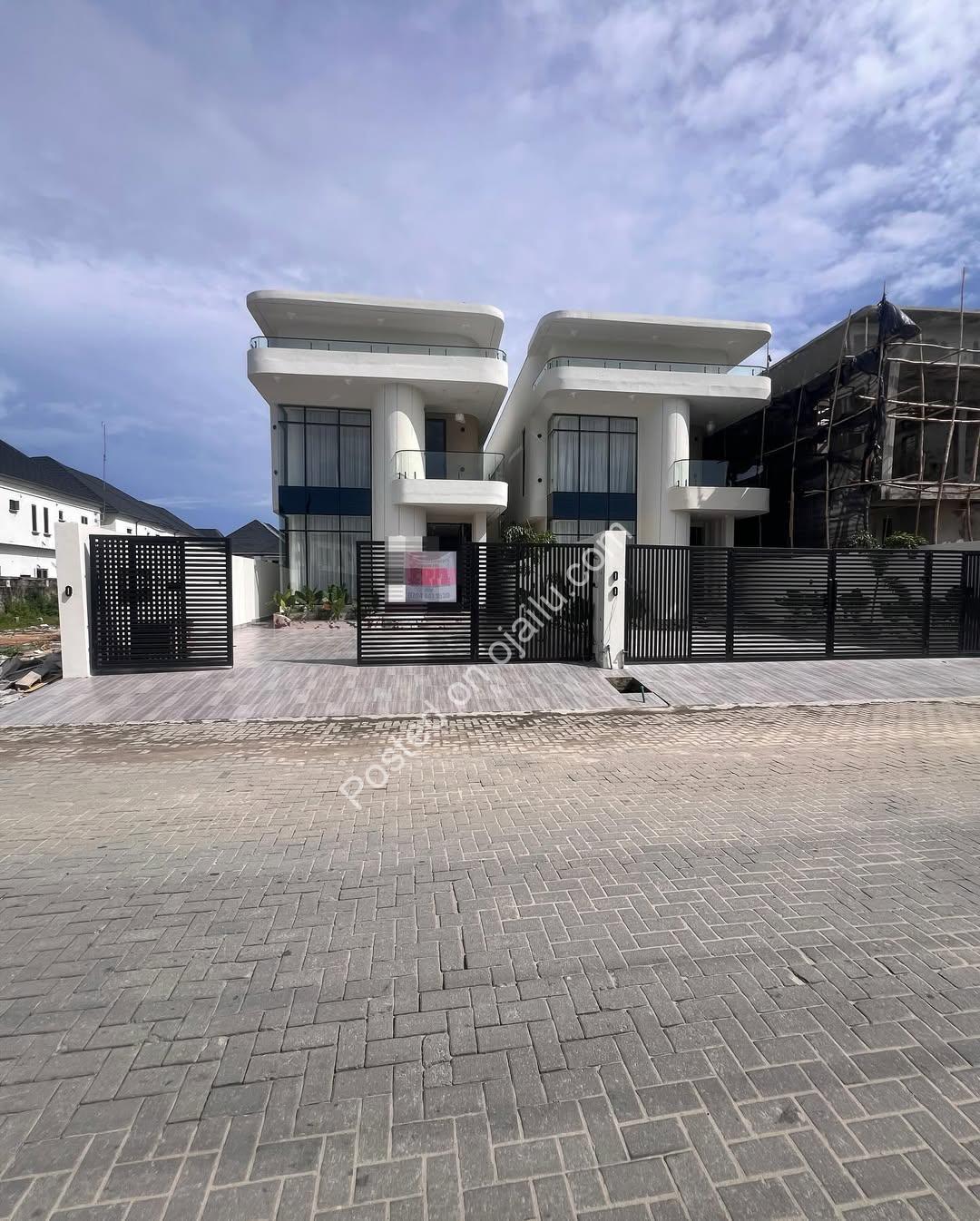 Orchid Lekki: 5-Bed Duplex with Pool, 530M