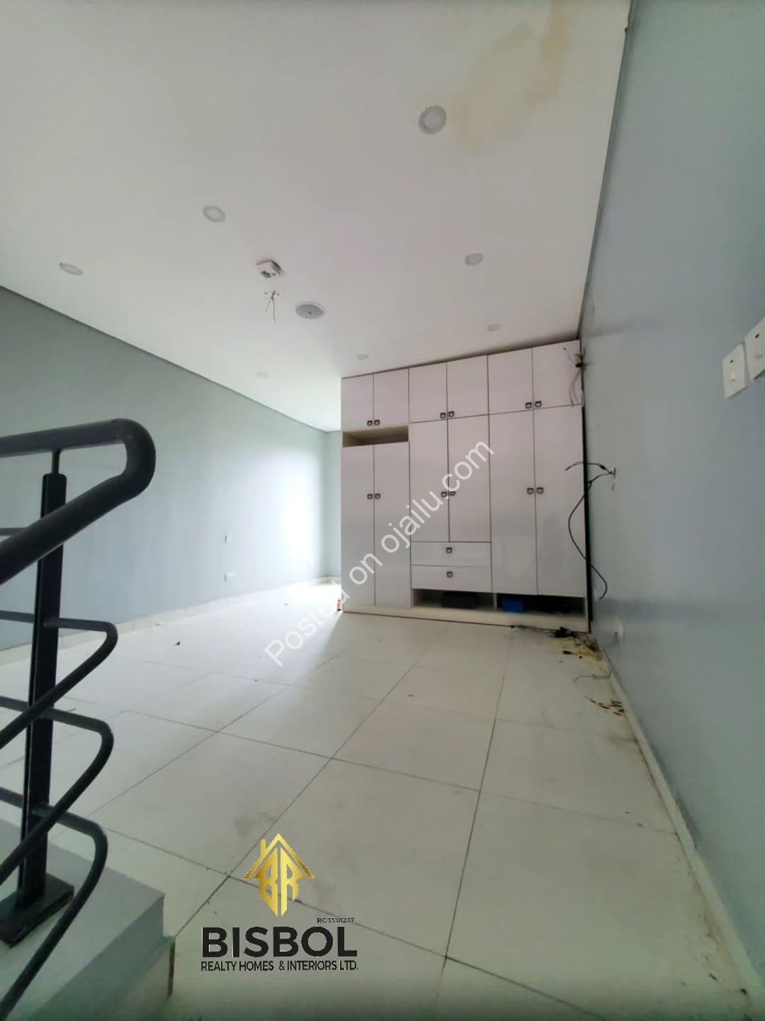 Modern 1-Bed Terrace Duplex–Move-In Ready!