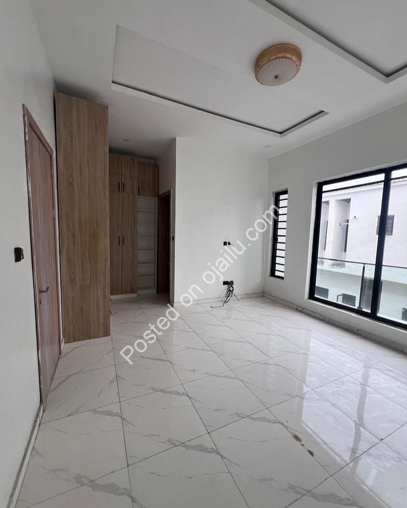 4 en-suite bedrooms, Ikota elegance