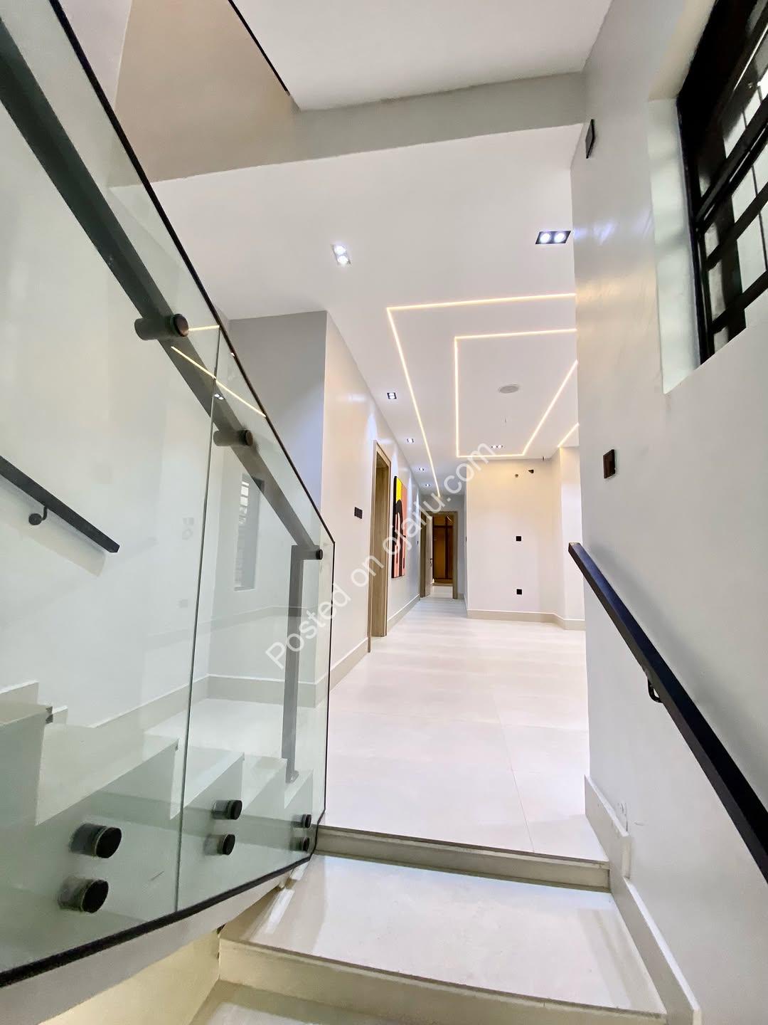 Your Dream Home Awaits: 4-Bed Duplex with Rooftop in WTC