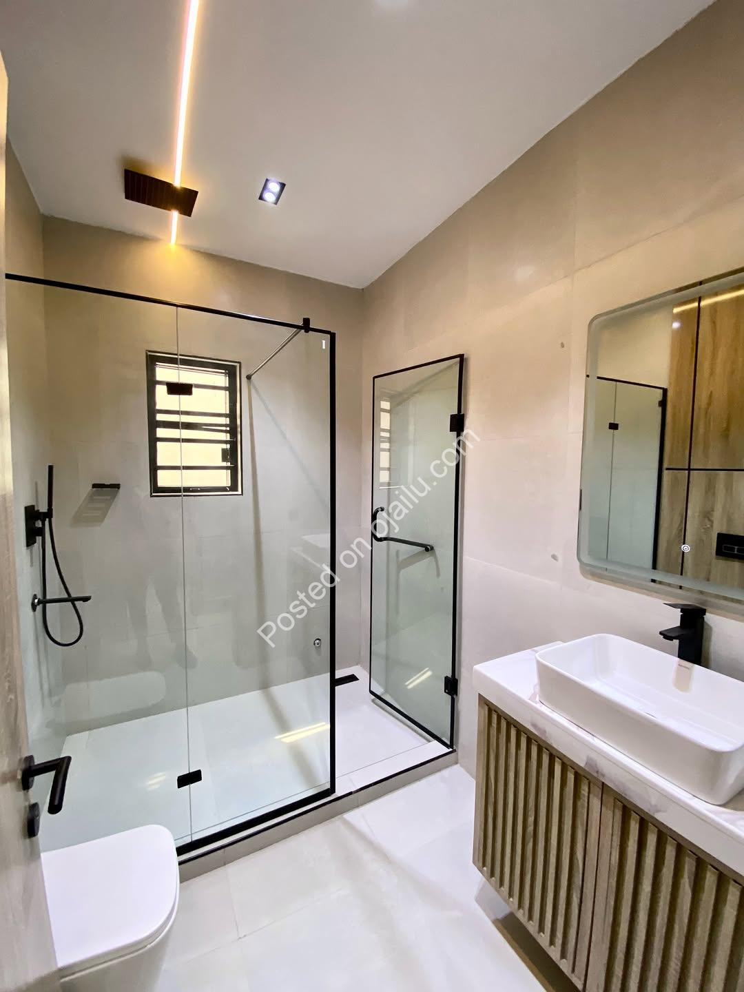 Your Dream Home Awaits: 4-Bed Duplex with Rooftop in WTC