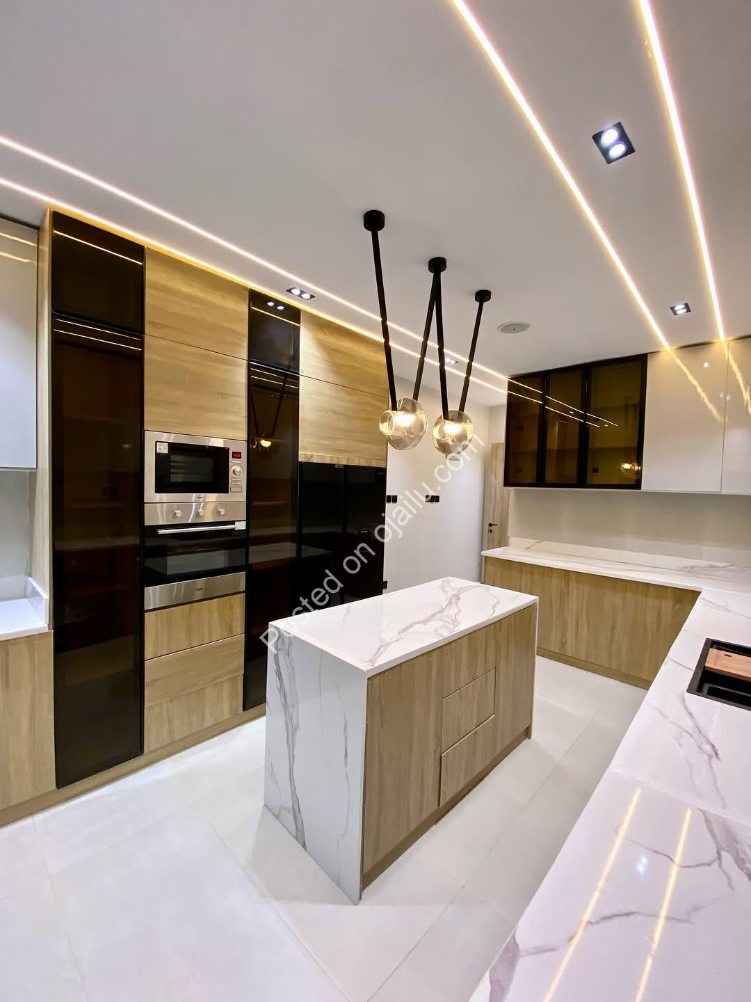 Your Dream Home Awaits: 4-Bed Duplex with Rooftop in WTC