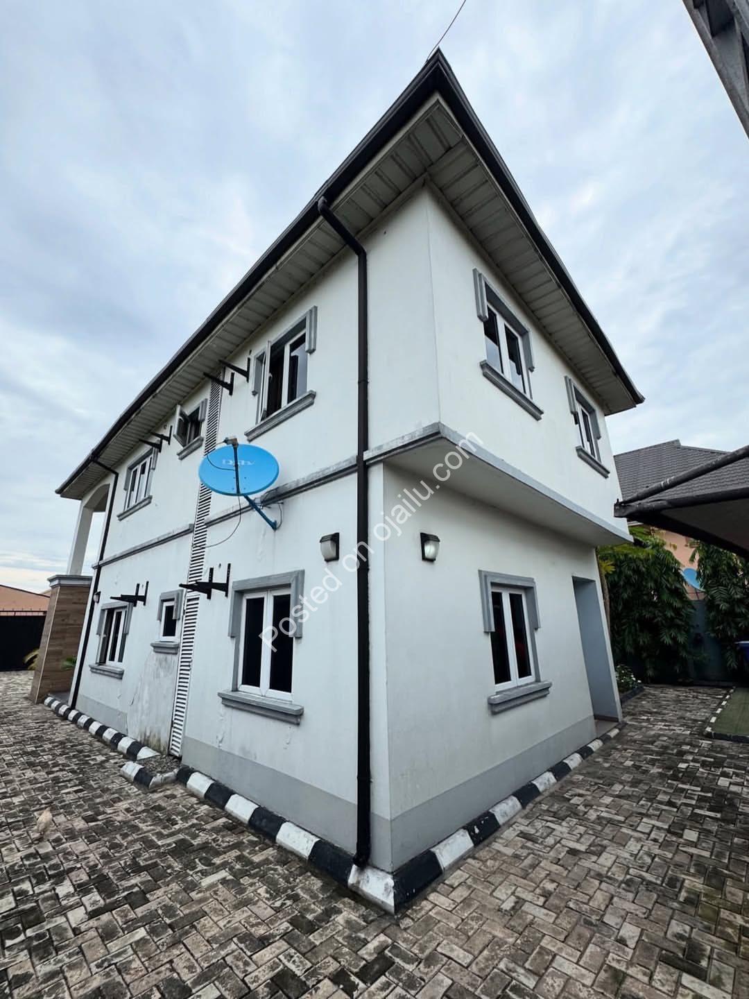 Your sanctuary awaits in Eliozu: 4BR duplex, gated & serene.