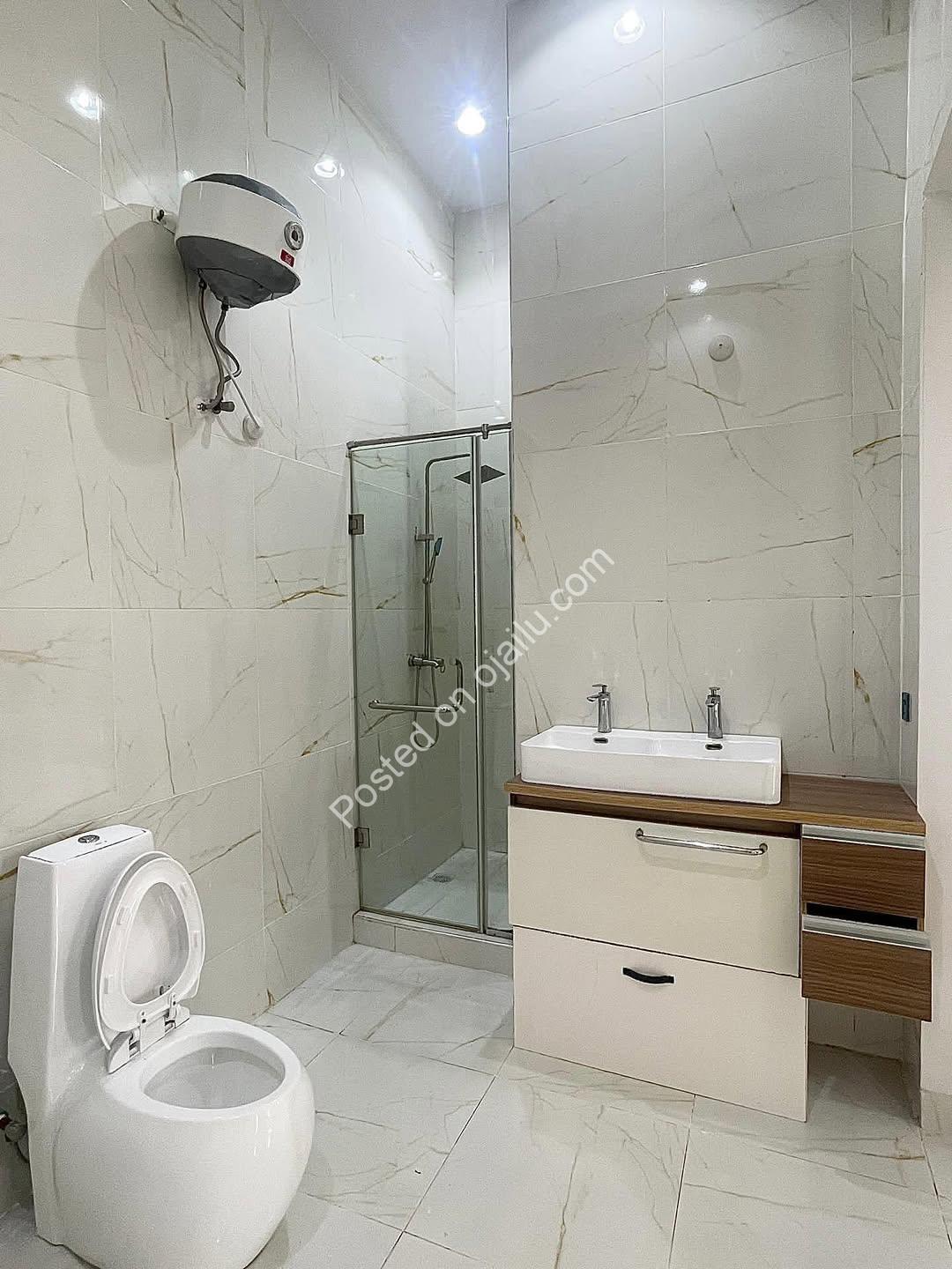 Rent Your Agungi Dream Home: 4BR + BQ, Pure Water.