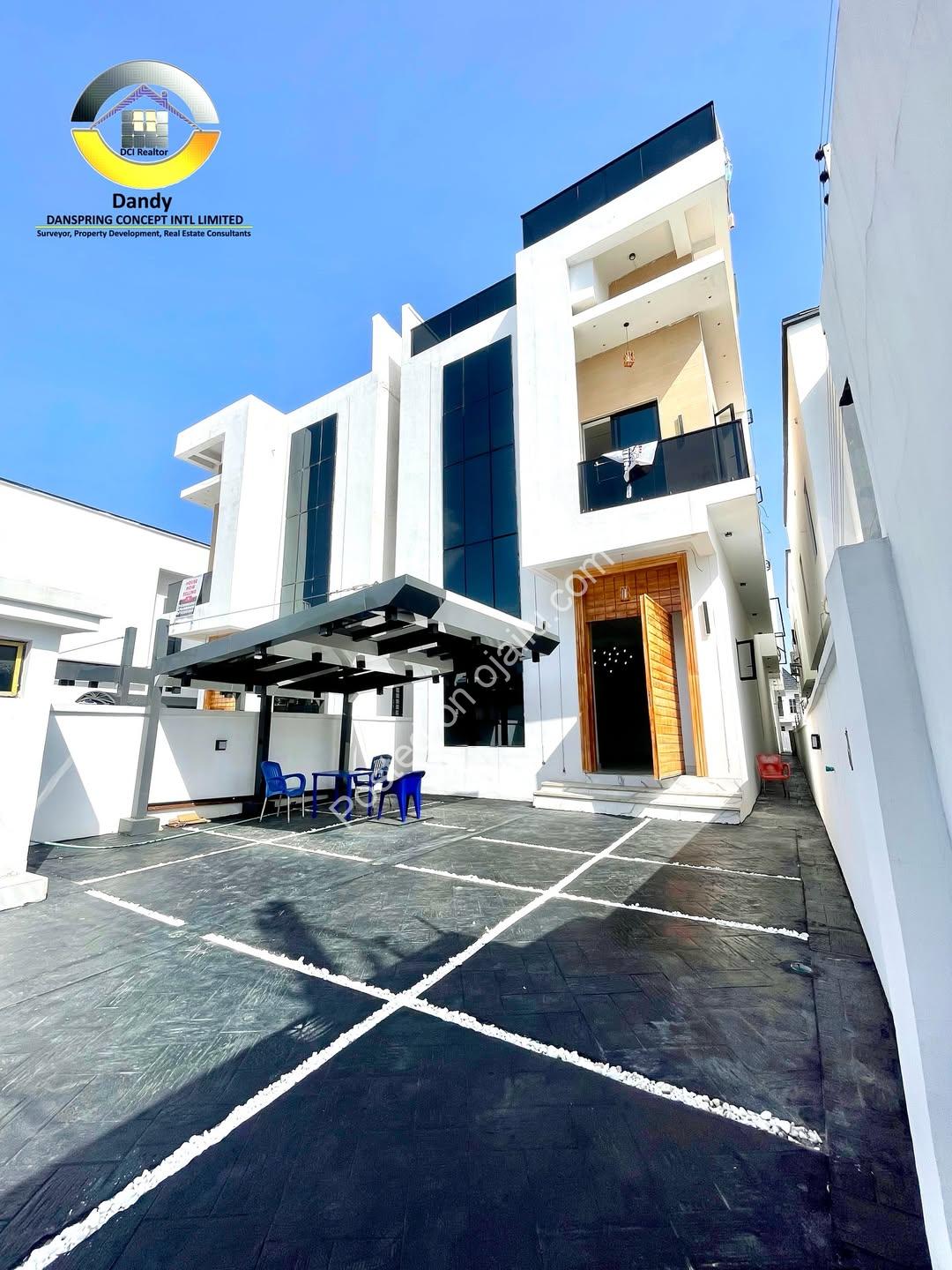 Suspended Pool & Cinema: 5-Bed Duplex in Lekki