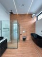 Smart Living Meets Sophistication: Lake-Ready 5-Bed Duplex