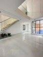 Smart Living Meets Sophistication: Lake-Ready 5-Bed Duplex