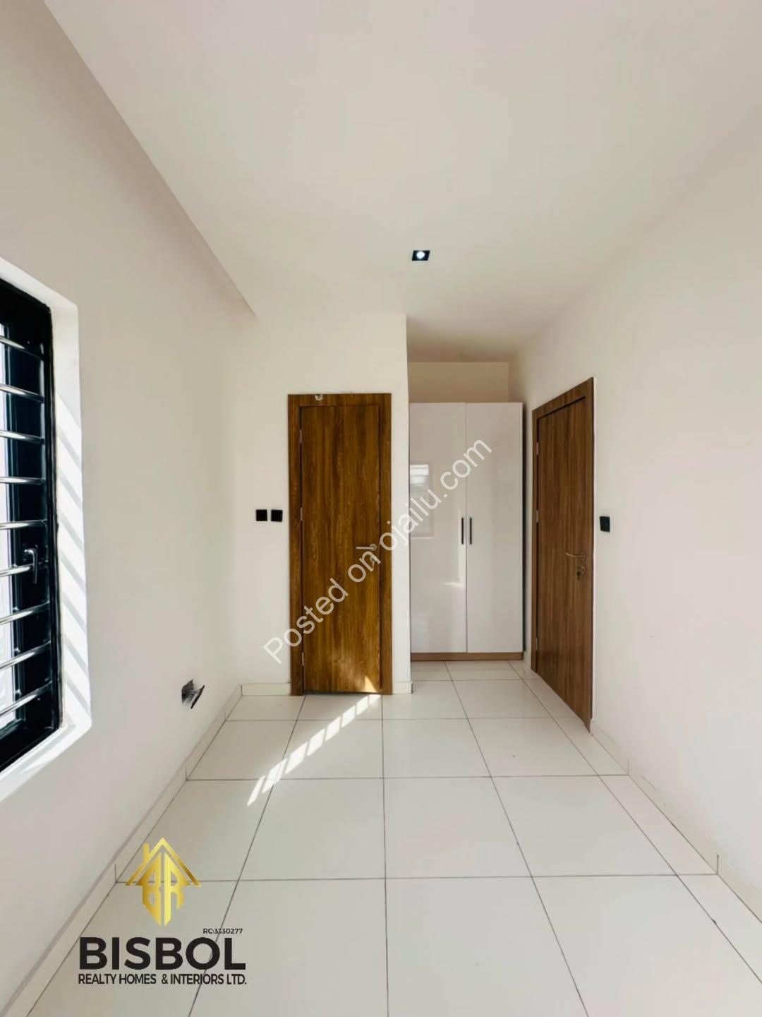 Move-In Ready: 4BR Semi-Detached Duplex with Ensuites