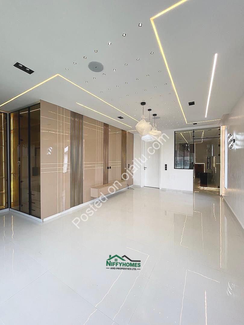 4BR Duplex with Cinema & Pool in Ajah
