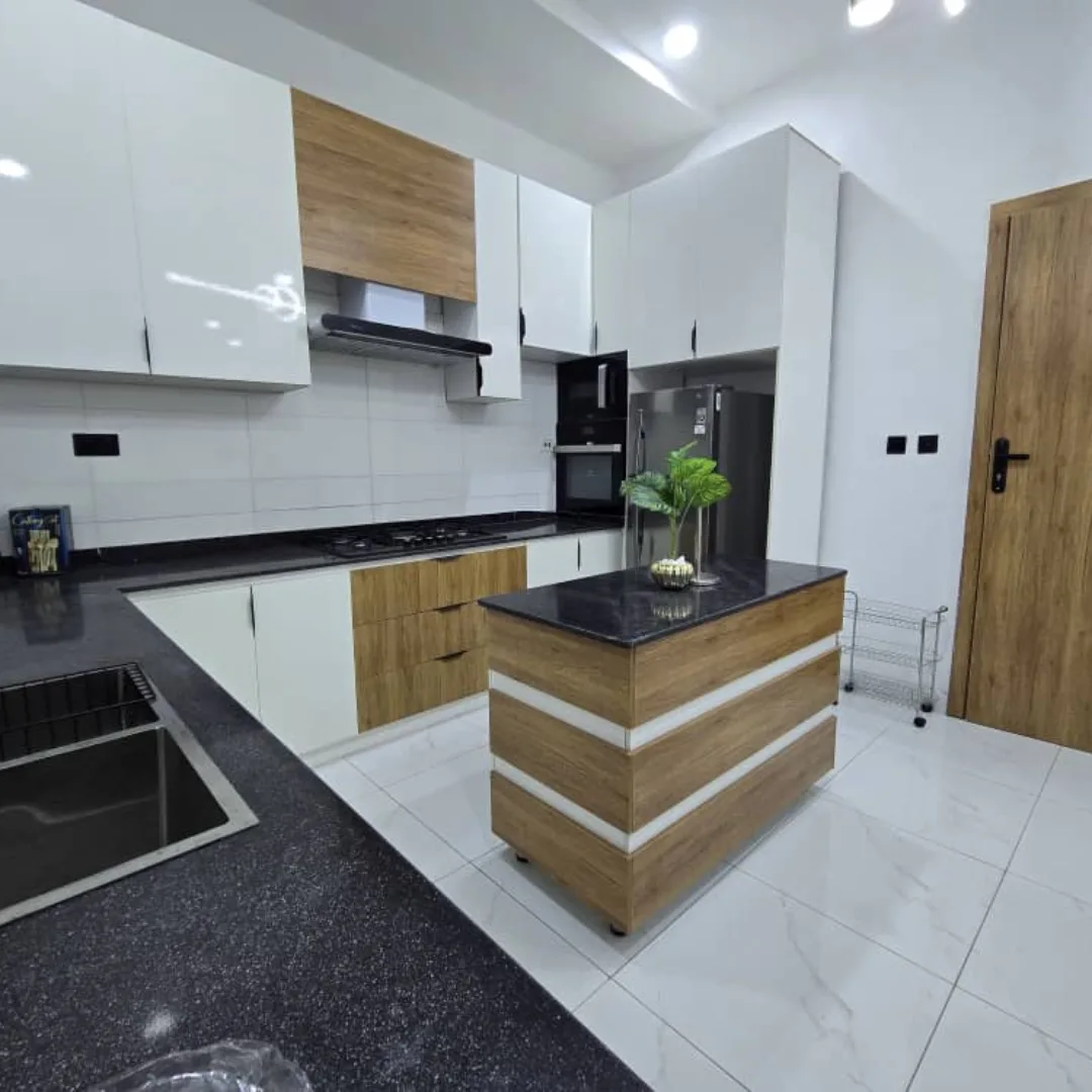 Turn-Key Living: 4BR Semi-Detached Duplex in VGC