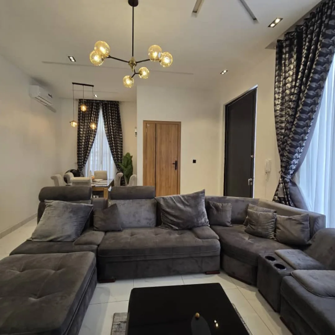 Turn-Key Living: 4BR Semi-Detached Duplex in VGC