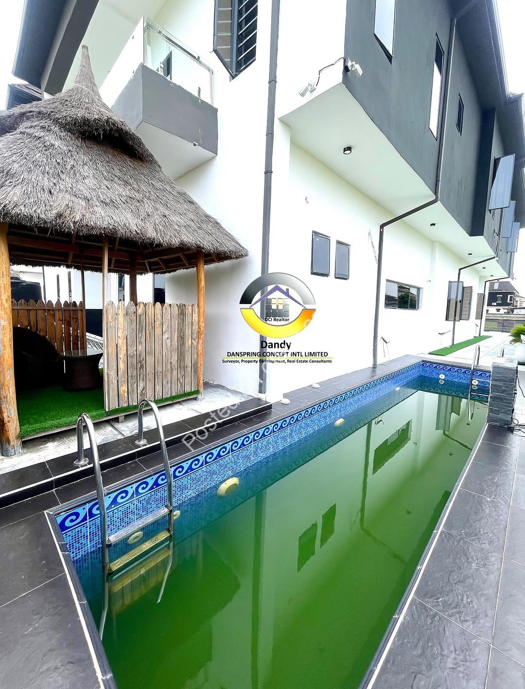 Your Private Oasis Awaits: 4BR Duplex with Pool & Mini Bar