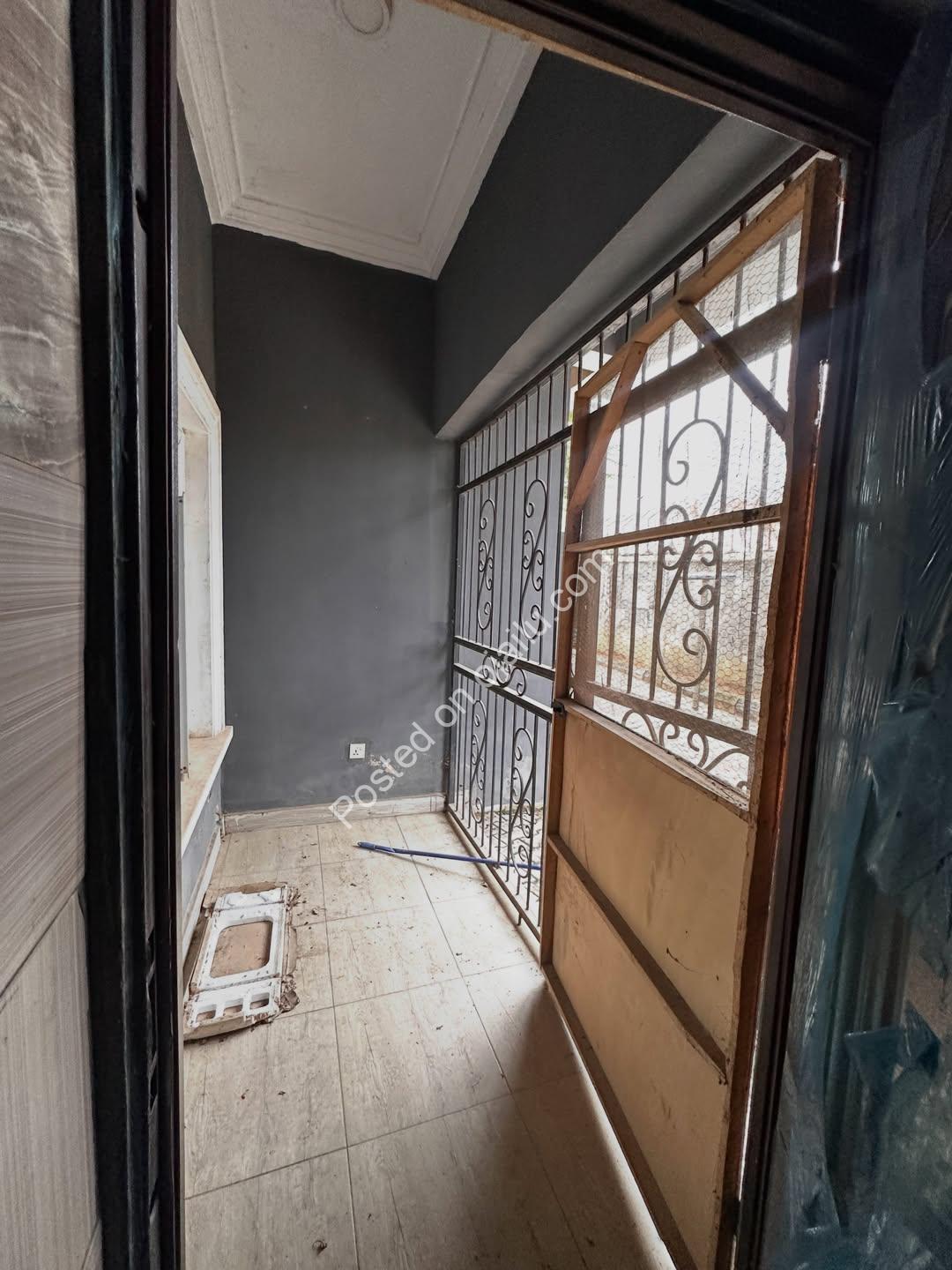 Elevated Living: Serviced 2-Bed Ground Floor in Jahi
