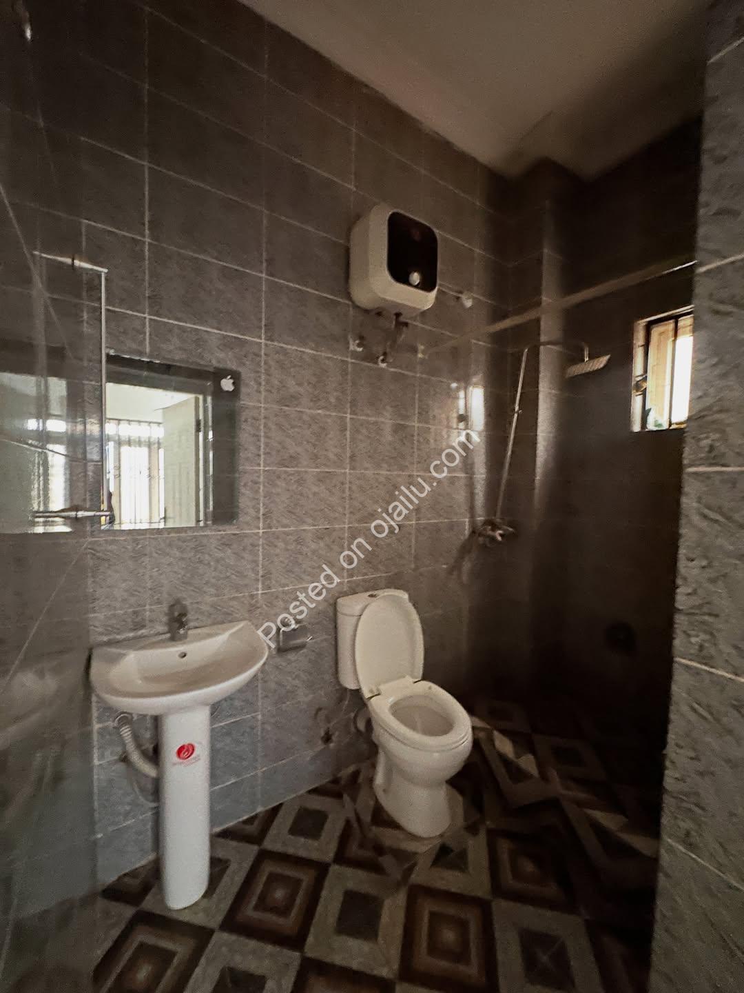 Elevated Living: Serviced 2-Bed Ground Floor in Jahi