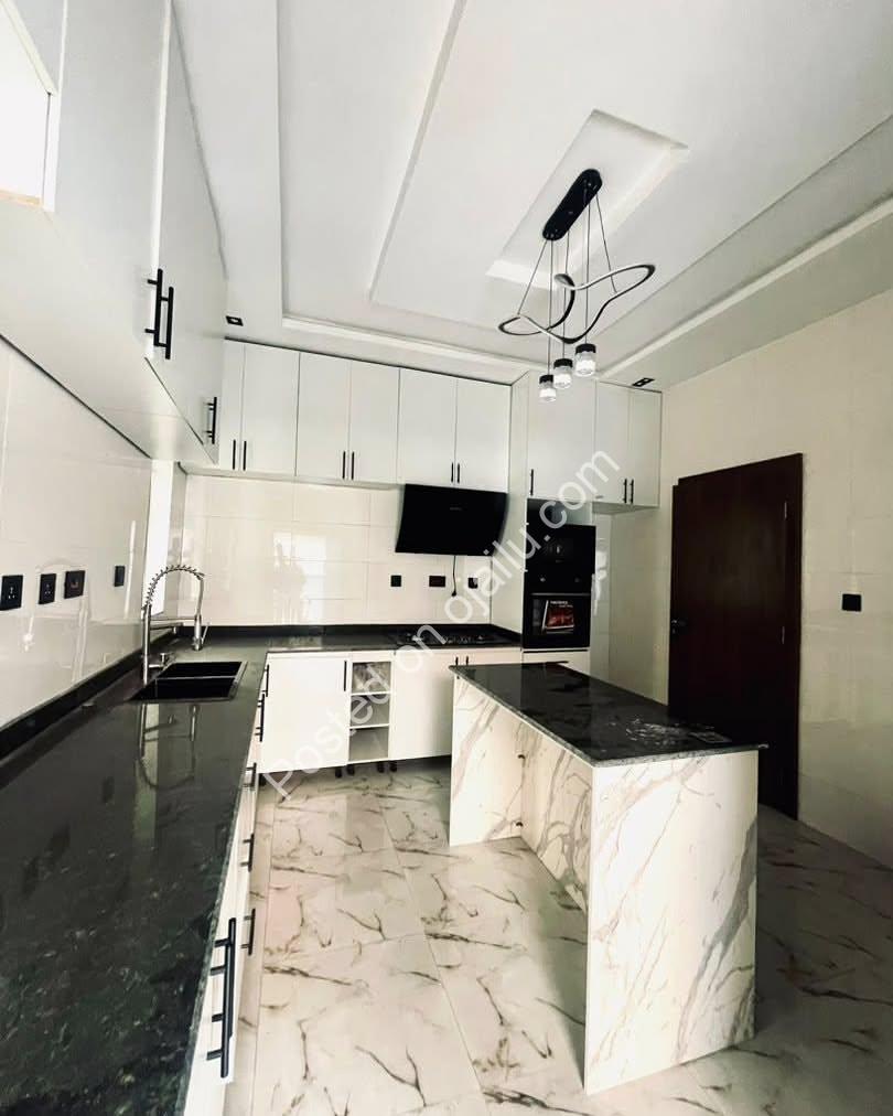 4-Bed Enugu Masterpiece with Walk-In Closet