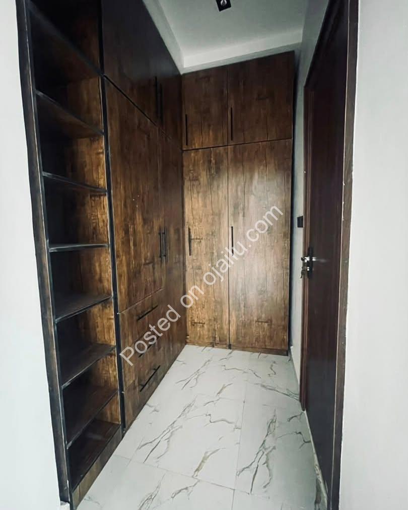 4-Bed Enugu Masterpiece with Walk-In Closet