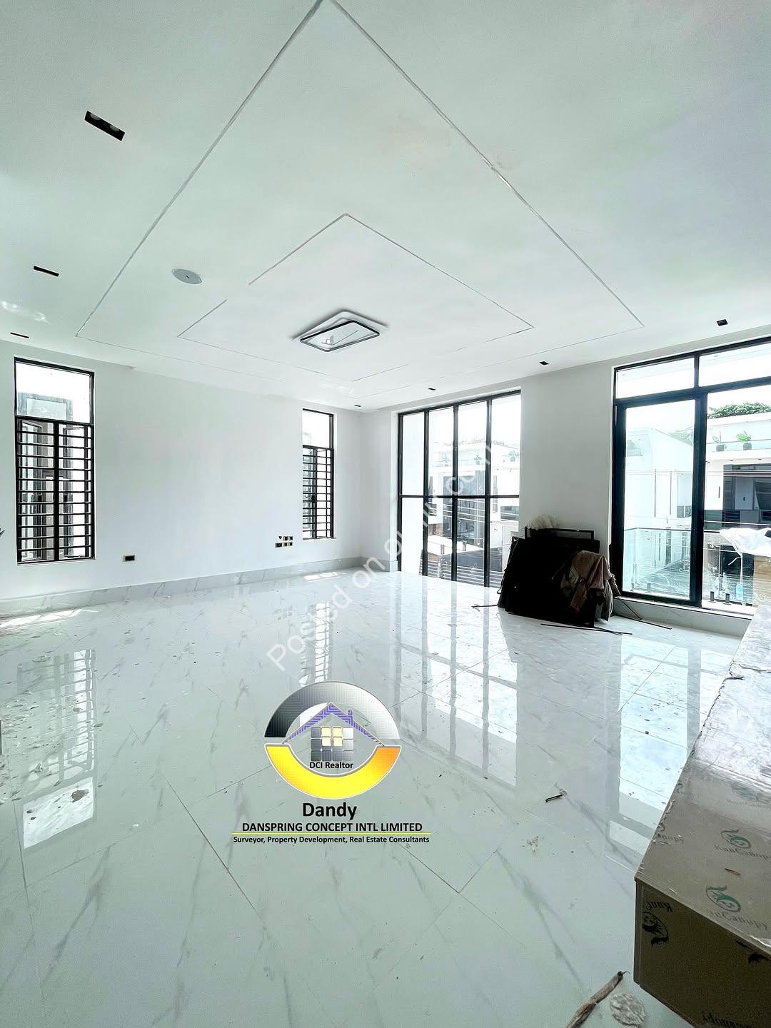 Modern 5-Bed Duplex with Pool, Gym & Smart Tech