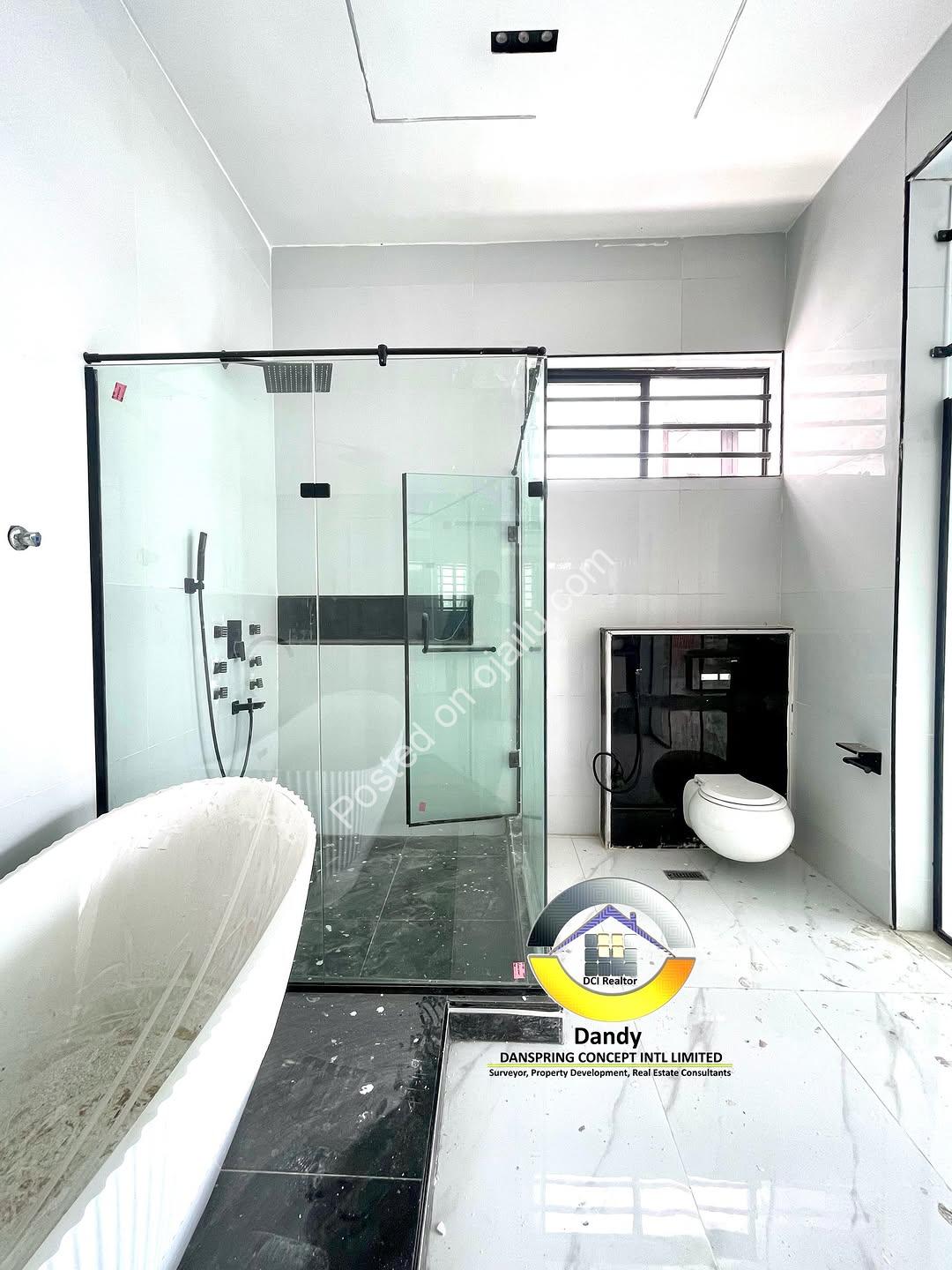 Modern 5-Bed Duplex with Pool, Gym & Smart Tech
