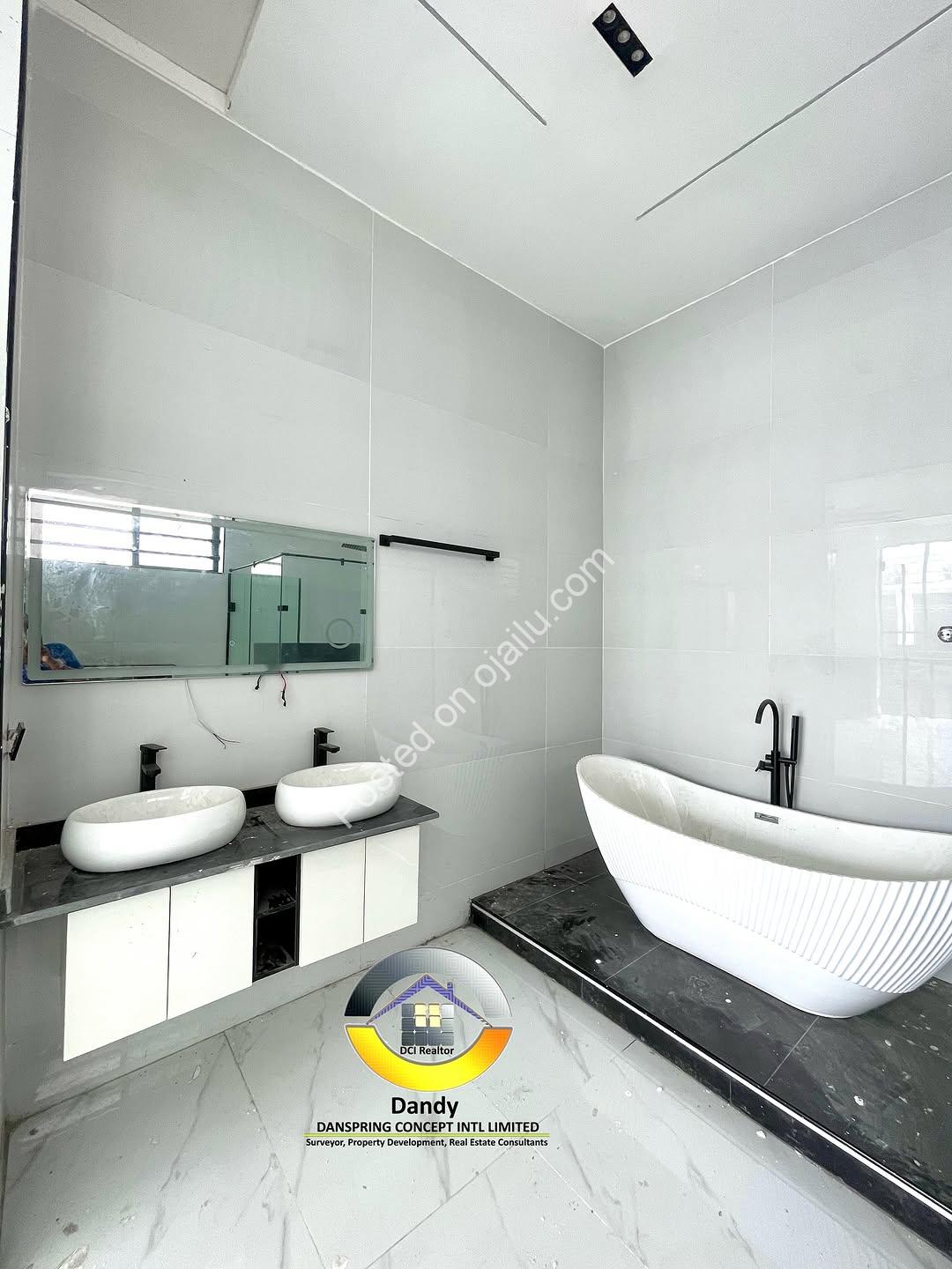 Modern 5-Bed Duplex with Pool, Gym & Smart Tech