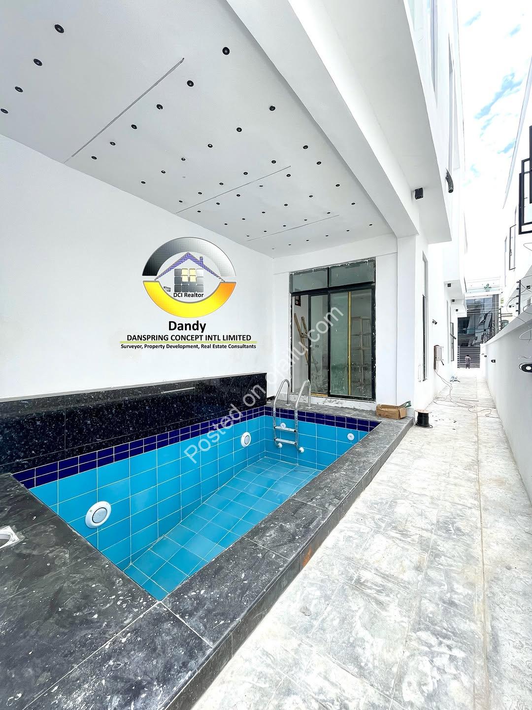 Modern 5-Bed Duplex with Pool, Gym & Smart Tech