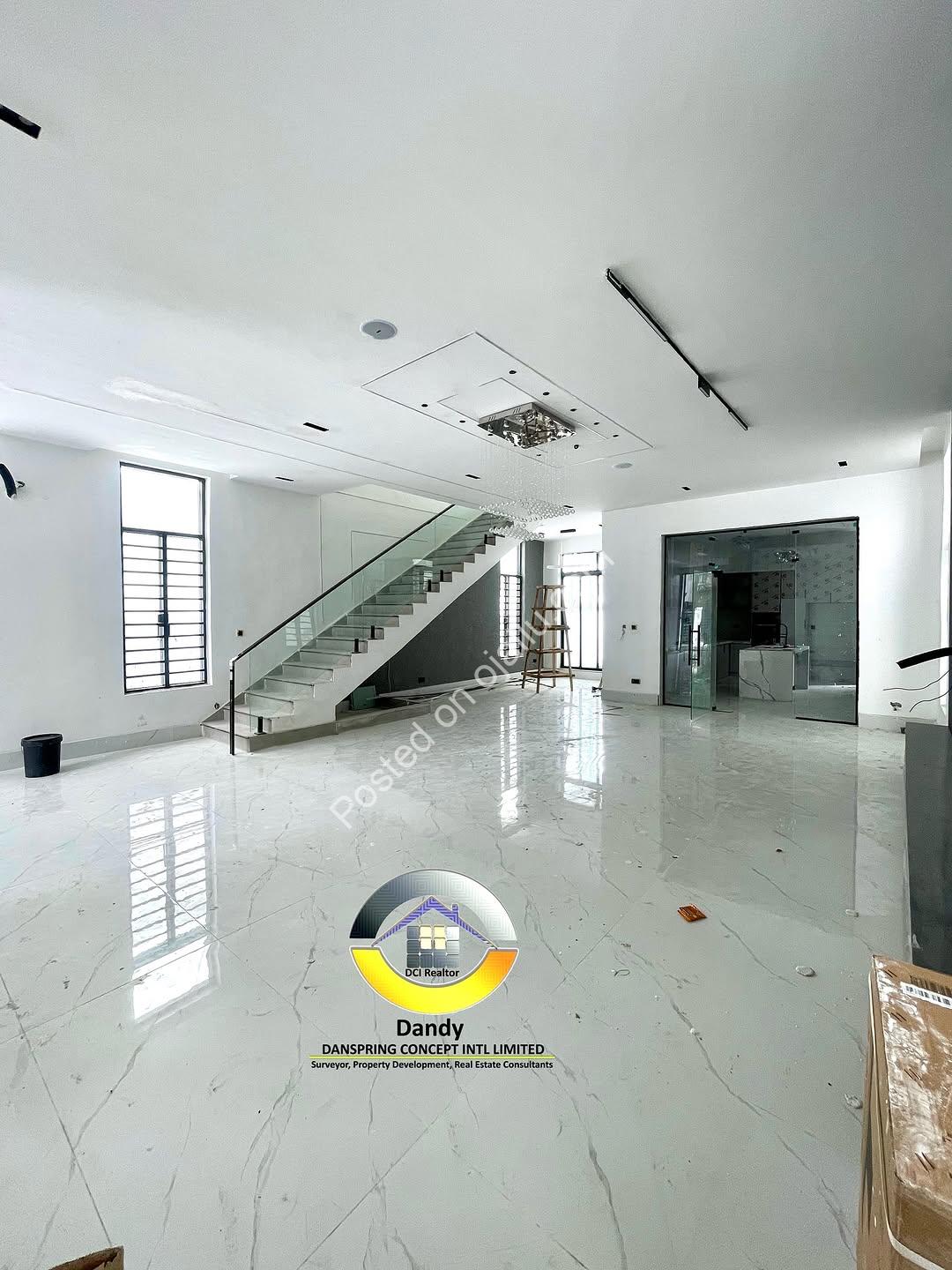 Modern 5-Bed Duplex with Pool, Gym & Smart Tech