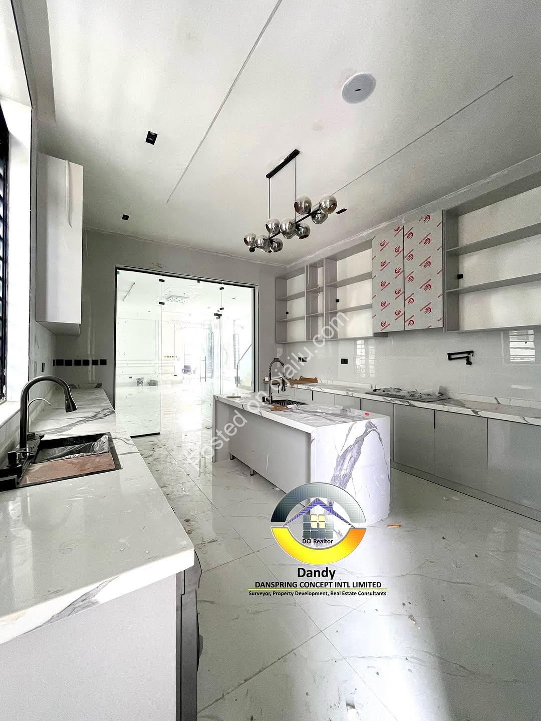 Modern 5-Bed Duplex with Pool, Gym & Smart Tech