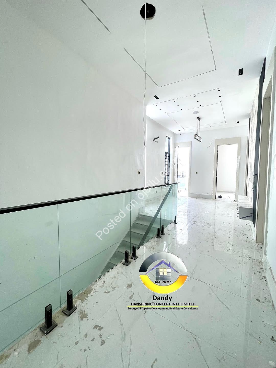 Modern 5-Bed Duplex with Pool, Gym & Smart Tech