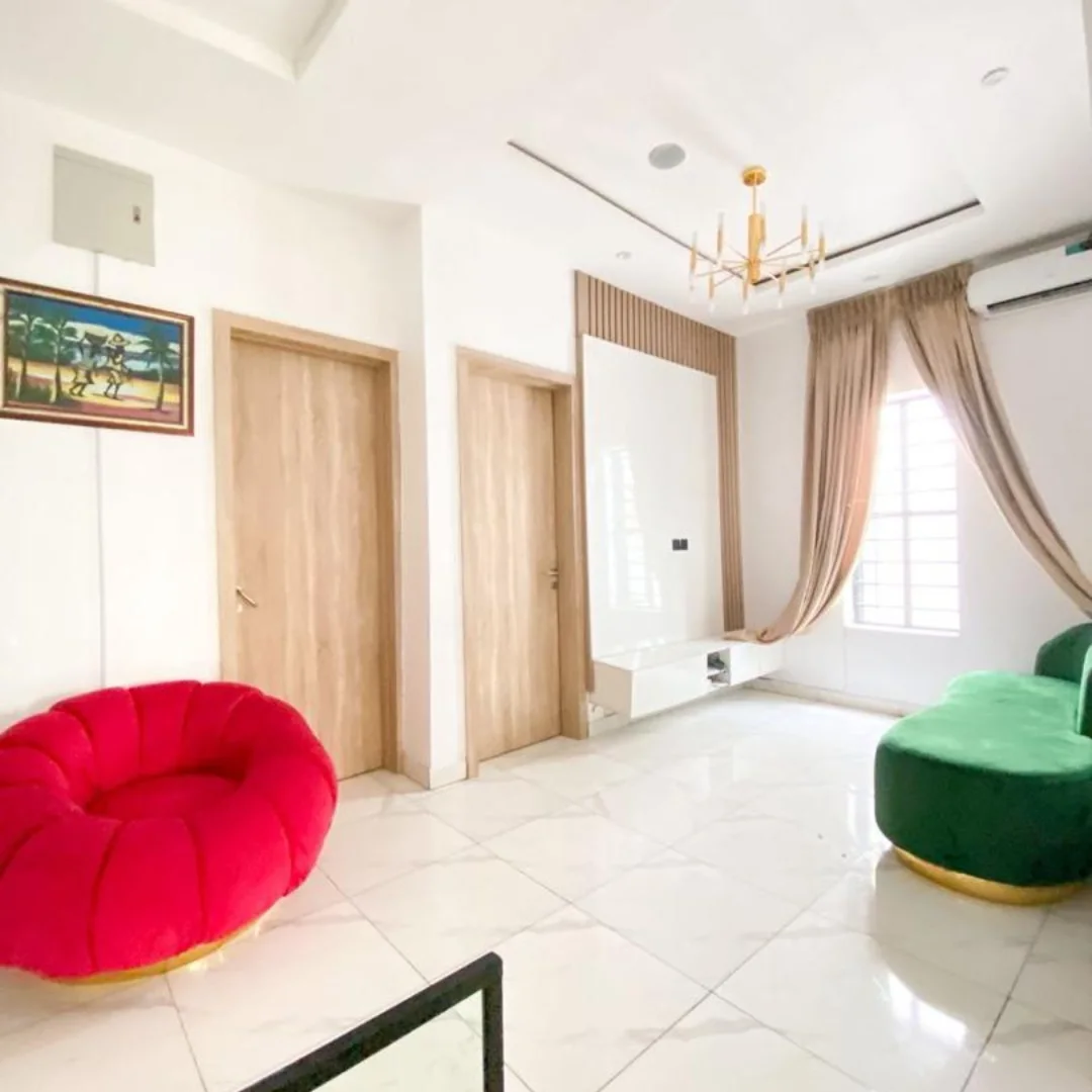 19-Hour Power, En-Suite All Rooms: Massive 4-Bed in Lekki
