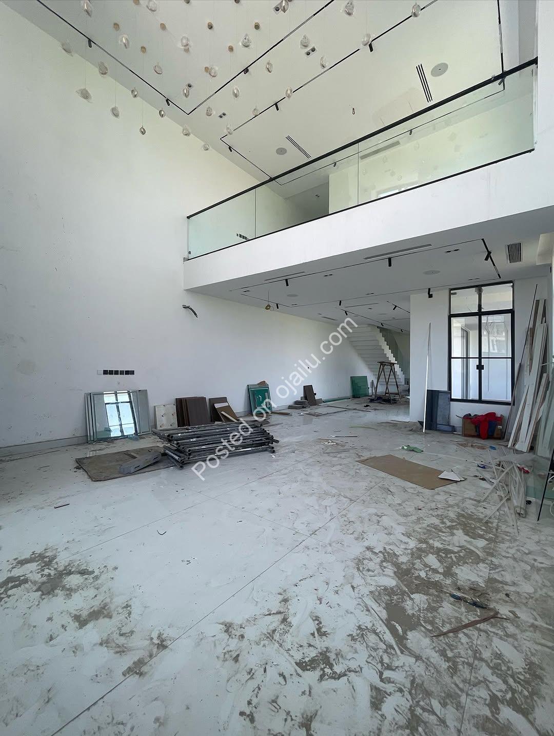 Elevator, Cinema & Pool in Lekki’s Finest