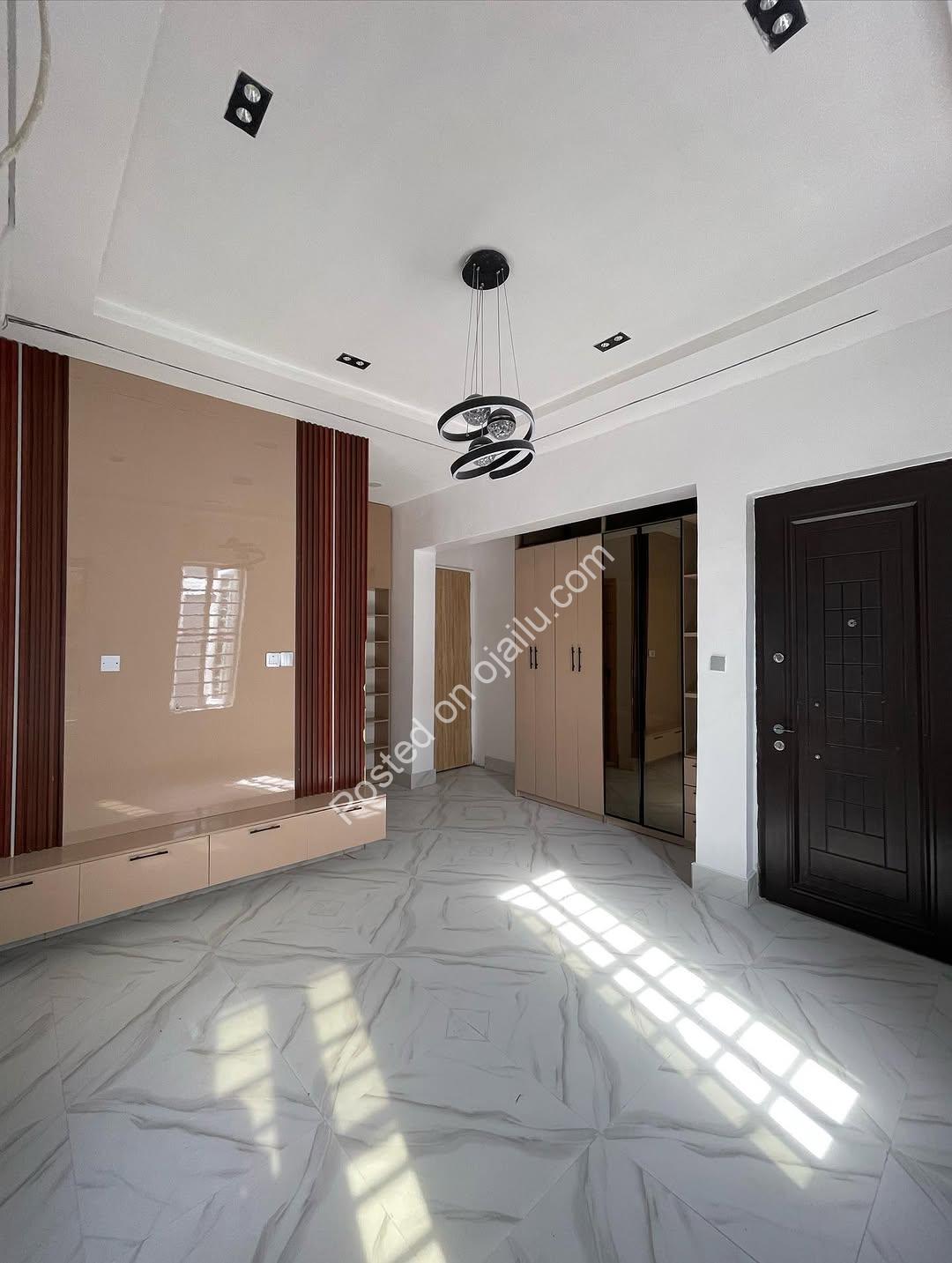 Contemporary 4-Bed Duplex with Walk-In Showers