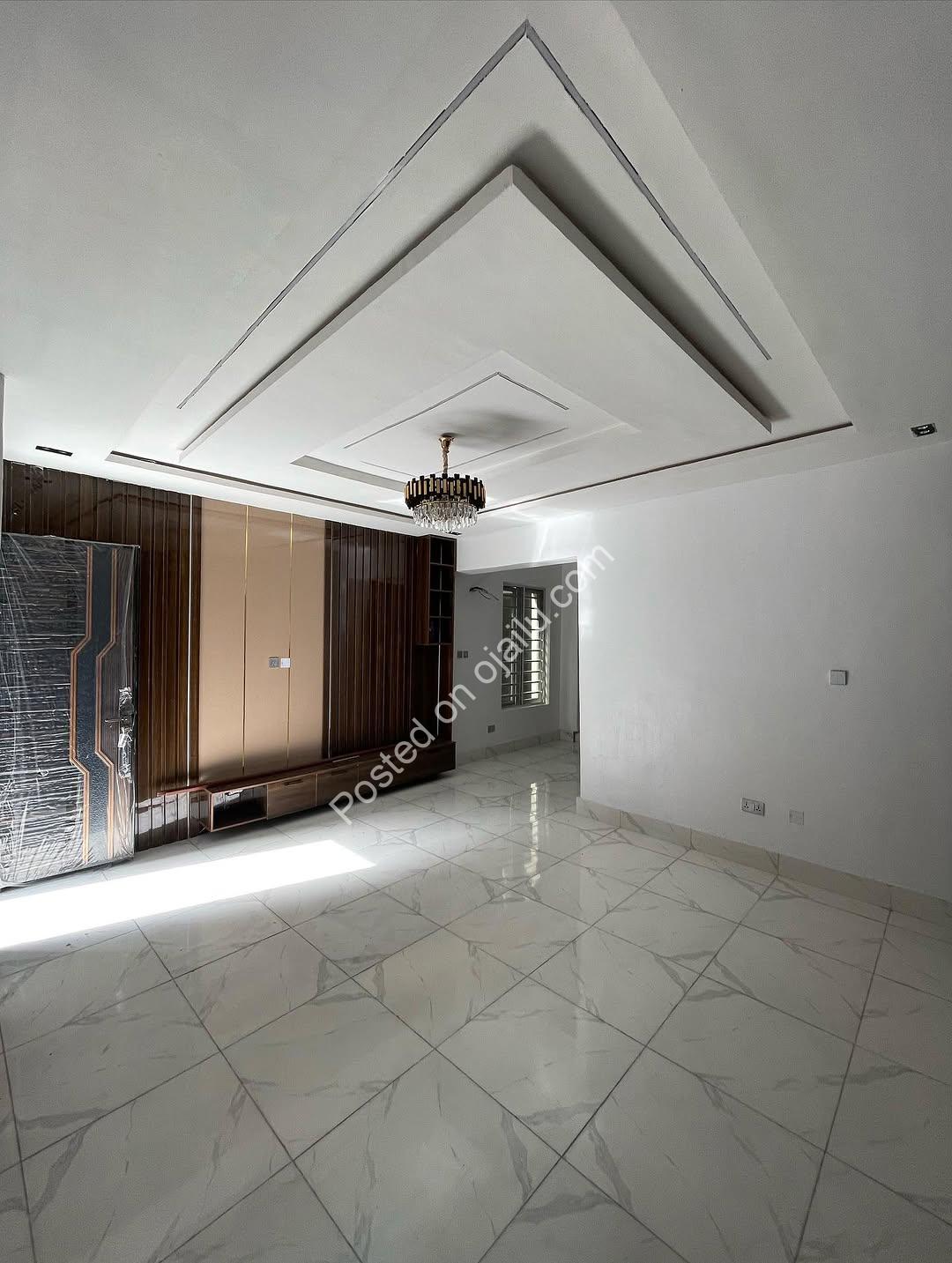 Contemporary 4-Bed Duplex with Walk-In Showers
