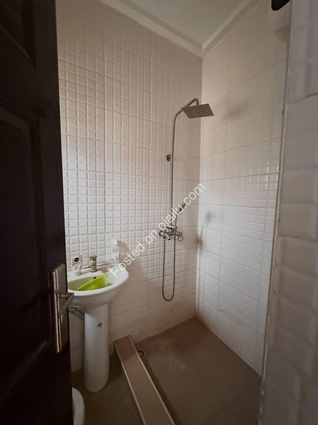 Your Dream Home Awaits: 2BR Ground Floor Ensuite in Jahi