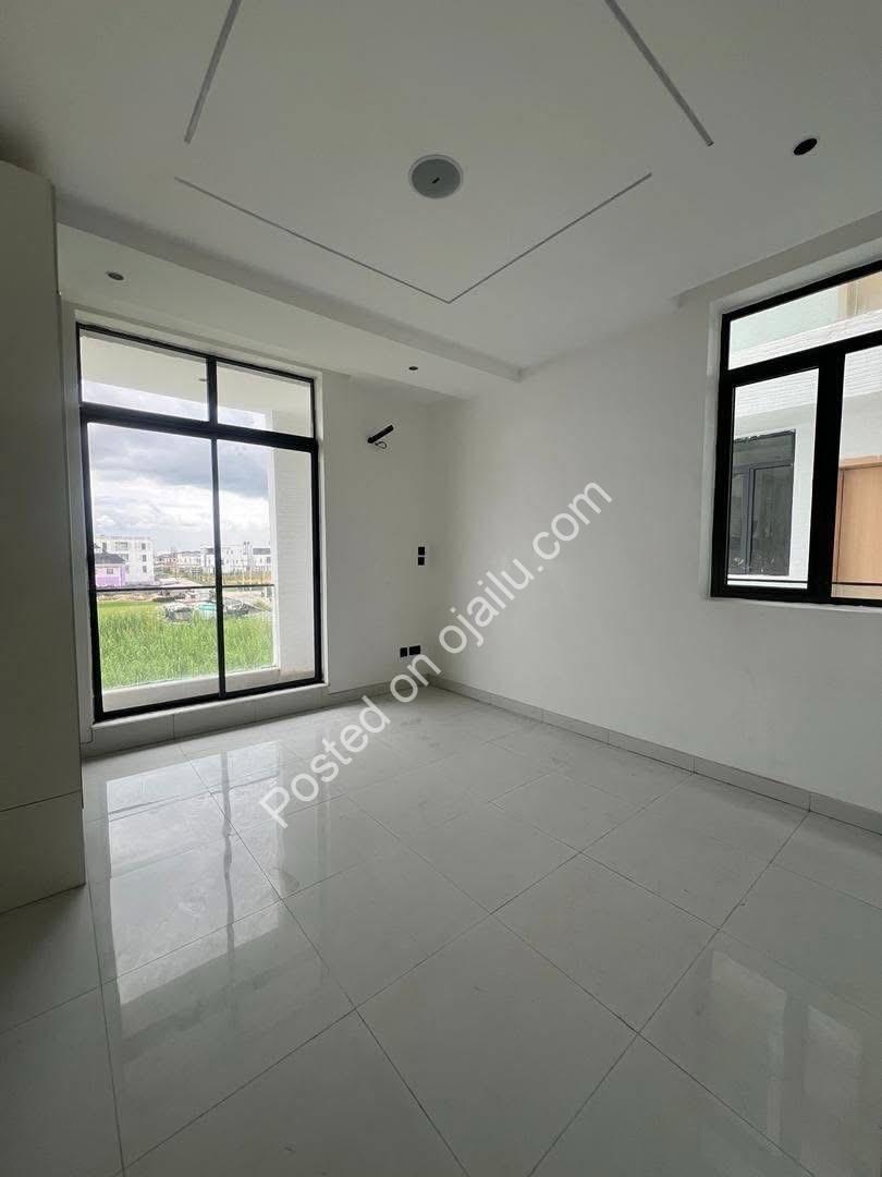Ikate 2-Bed: Ensuite Elegance, BQ & Balcony