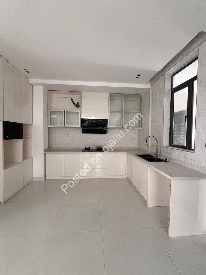 Ikate 2-Bed: Ensuite Elegance, BQ & Balcony