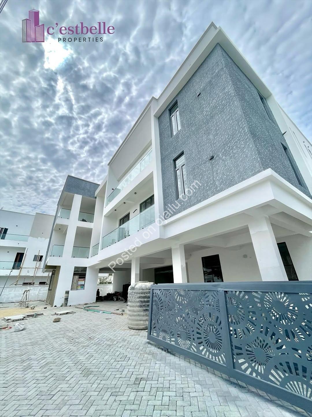 Osapa Elegance: 3BR Haven with Premium Finishes