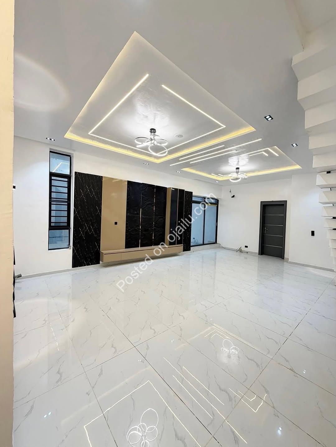 Smart Living, 5-Bedroom Detached Duplex in Chevron