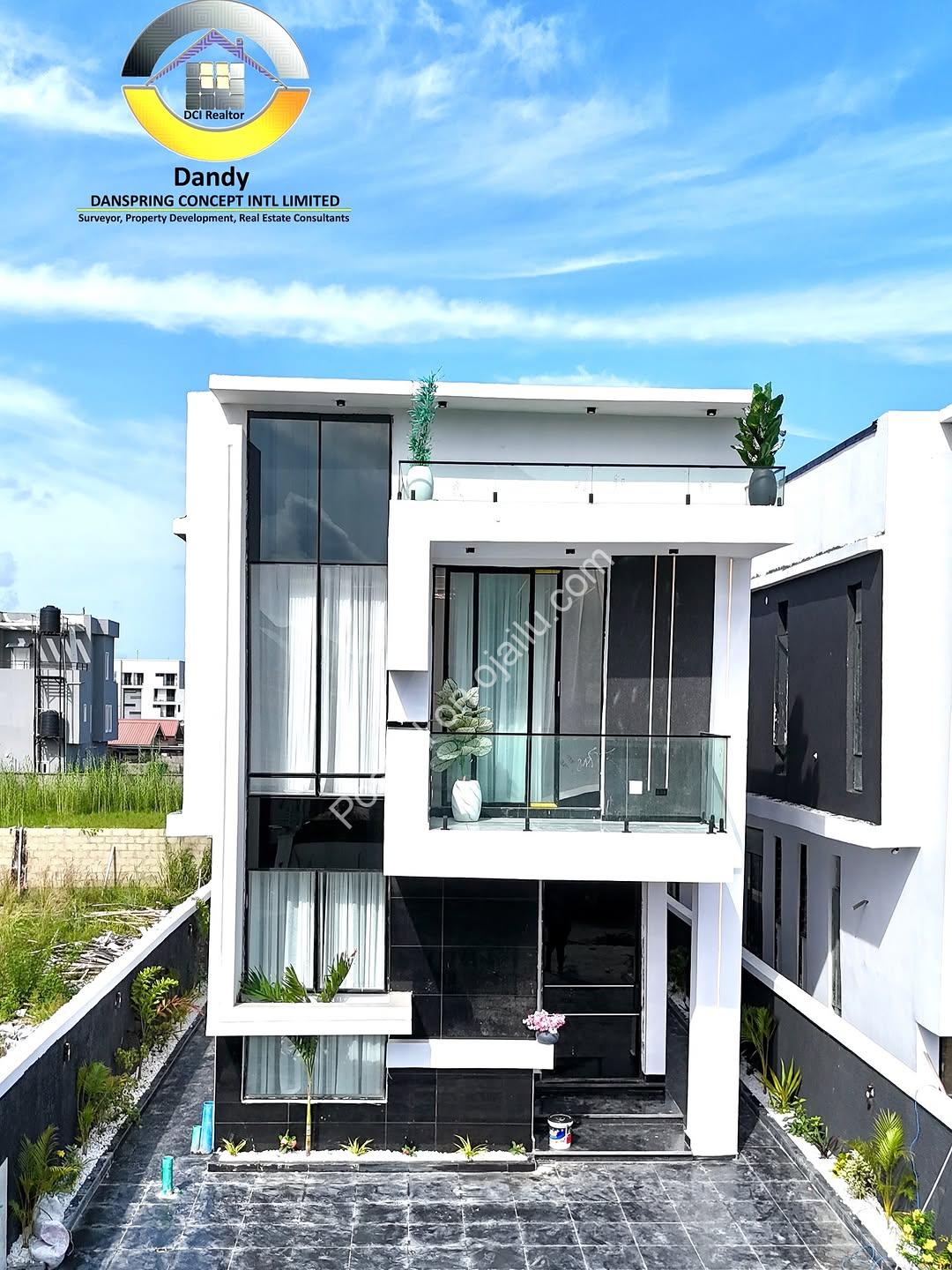Dive into Resort-Style Living: 5BR Duplex with Pool & Gym