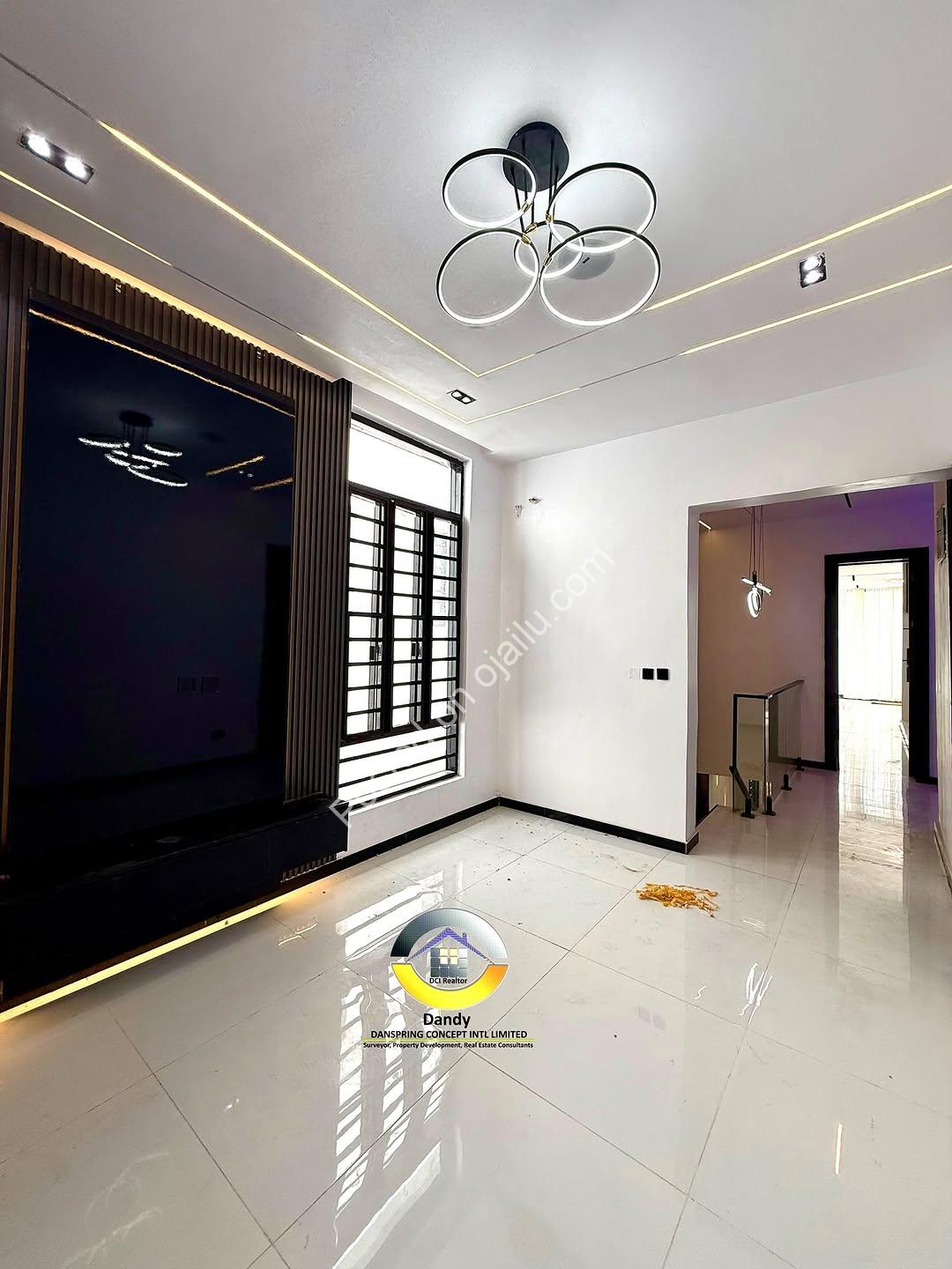Dive into Resort-Style Living: 5BR Duplex with Pool & Gym