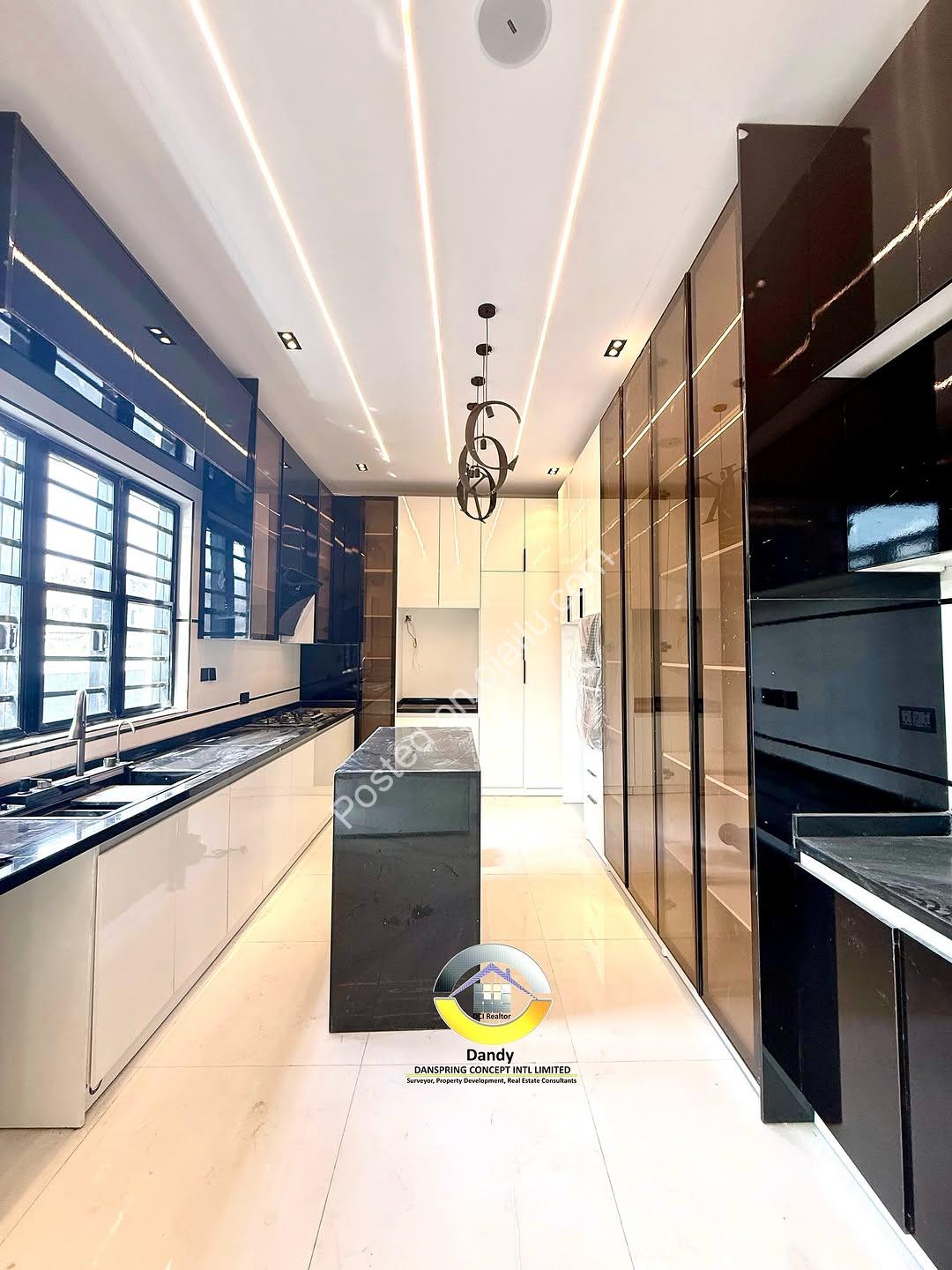 Dive into Resort-Style Living: 5BR Duplex with Pool & Gym