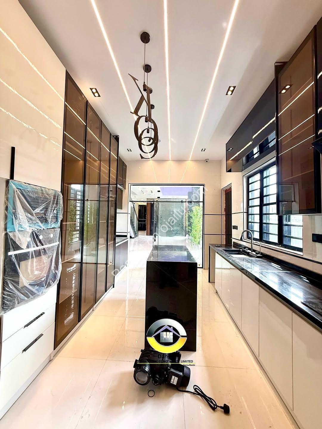 Dive into Resort-Style Living: 5BR Duplex with Pool & Gym