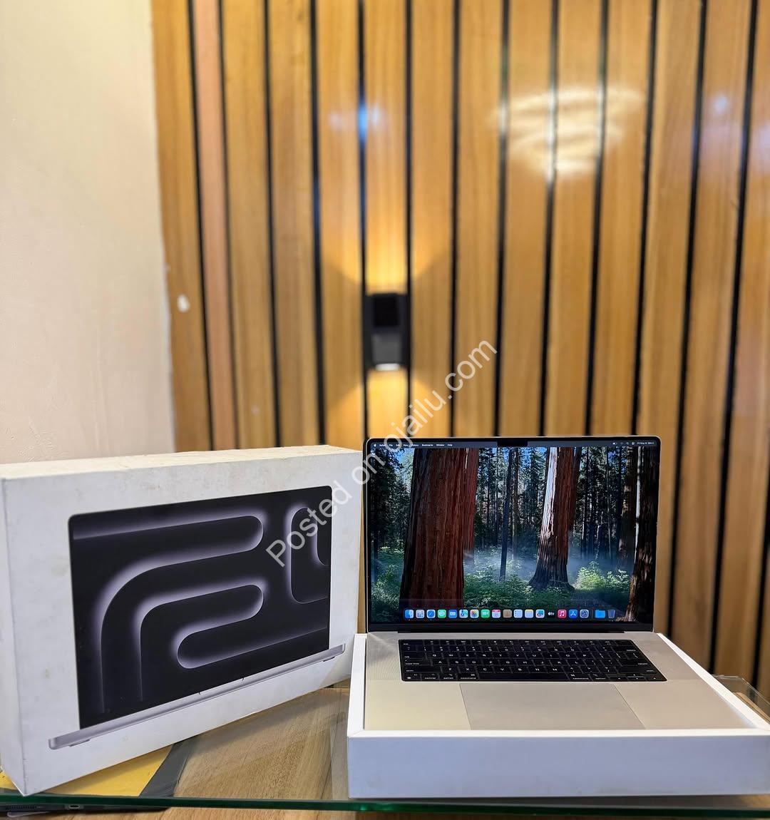 M3 Max Beast: 36GB RAM, 1TB SSD, Mint. Your power move.