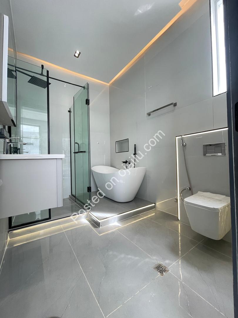 Osapa Estate Duplex: Cinema, Gym & Rooftop Terrace