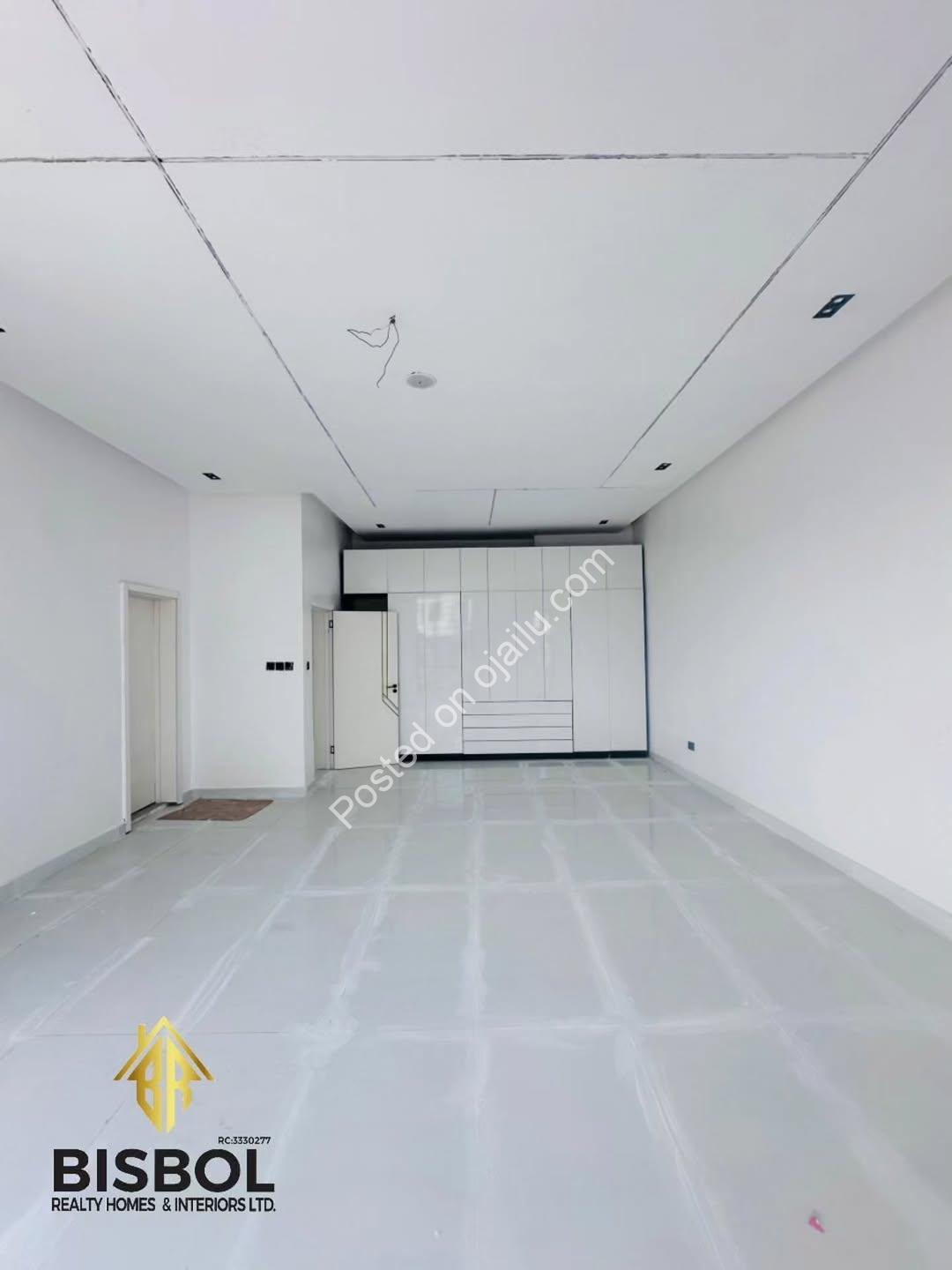 Move-In Ready 4BR Duplex in Abraham Adesanya