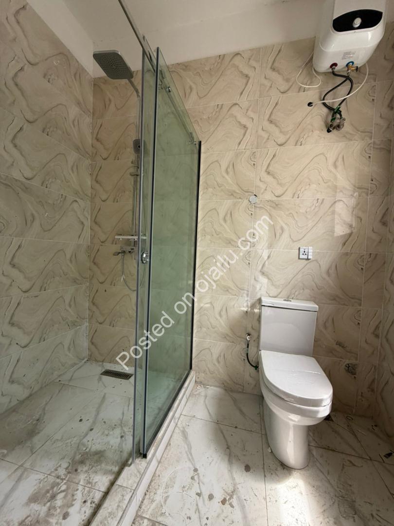 Elite 2 & 3-Bed Maisonettes in Lekki Phase 1 – C of O
