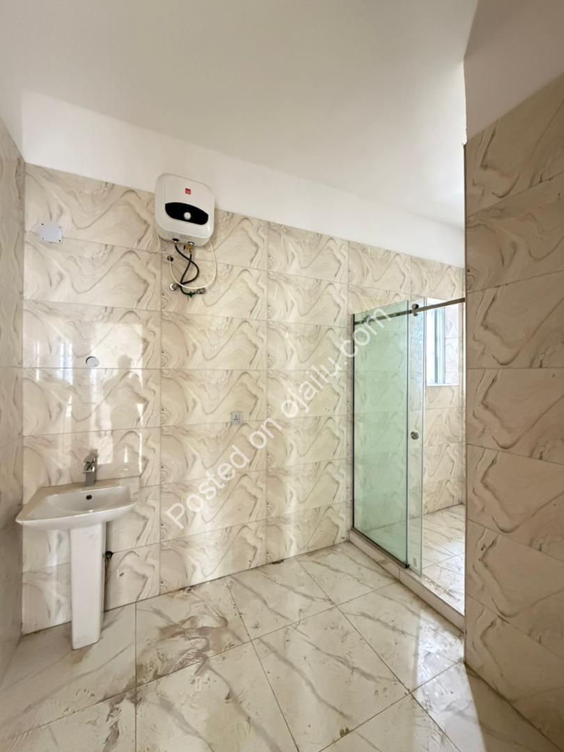Elite 2 & 3-Bed Maisonettes in Lekki Phase 1 – C of O