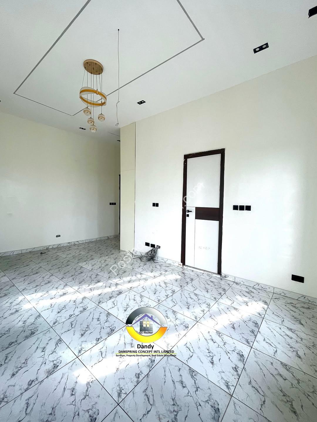Elevate Your Life: 5-Bed Smart Home with Jacuzzi & BQ