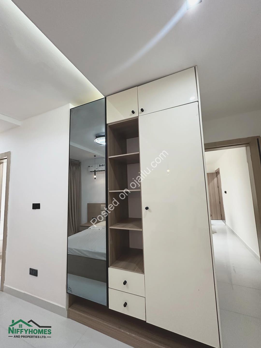 Modern 1-Bed Lekki Phase 1: Pool & Gym Included