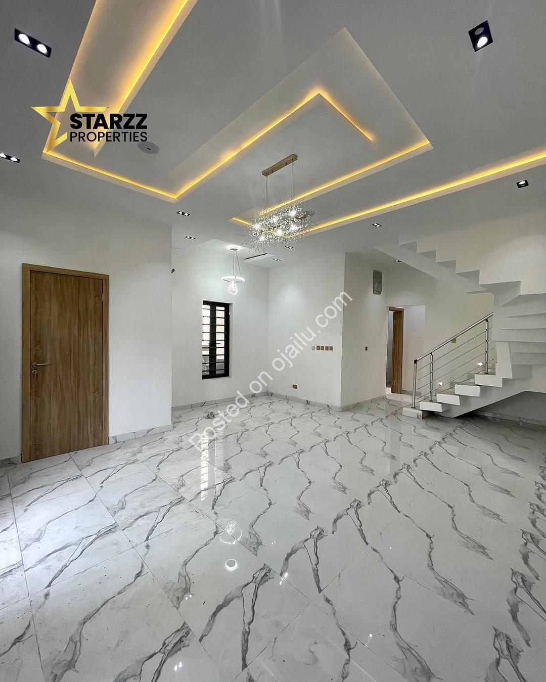 Orchid Lekki: 4BR Smart Duplex with Bluetooth Sound